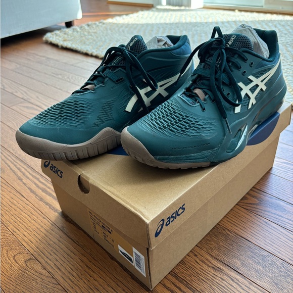 Asics Other - Asics Saxon Green Sneakers with White Logo
